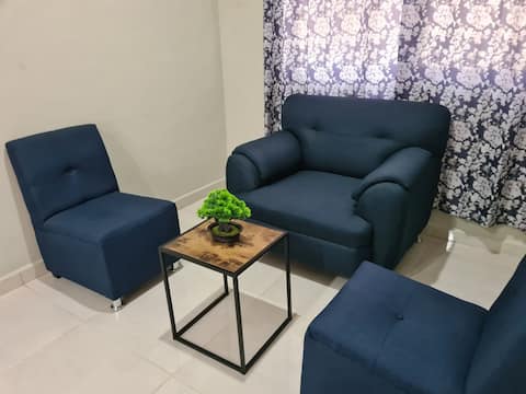 Top Airbnb: (7) Las Carolinas | 2 beds M. & Private Parking in Valladolid