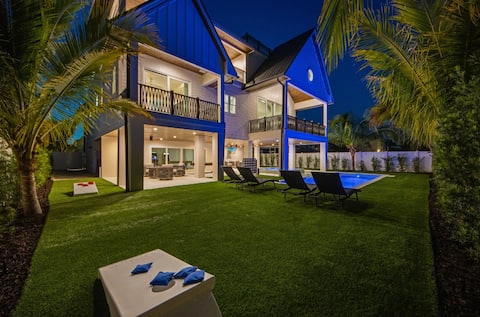 Elegance~Gorgeous! Arcade!~ Heated pool/spa~North