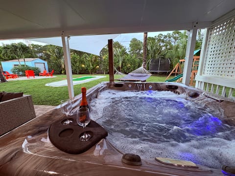 Palm Paradise • Jacuzzi • Hammock • Game Yard