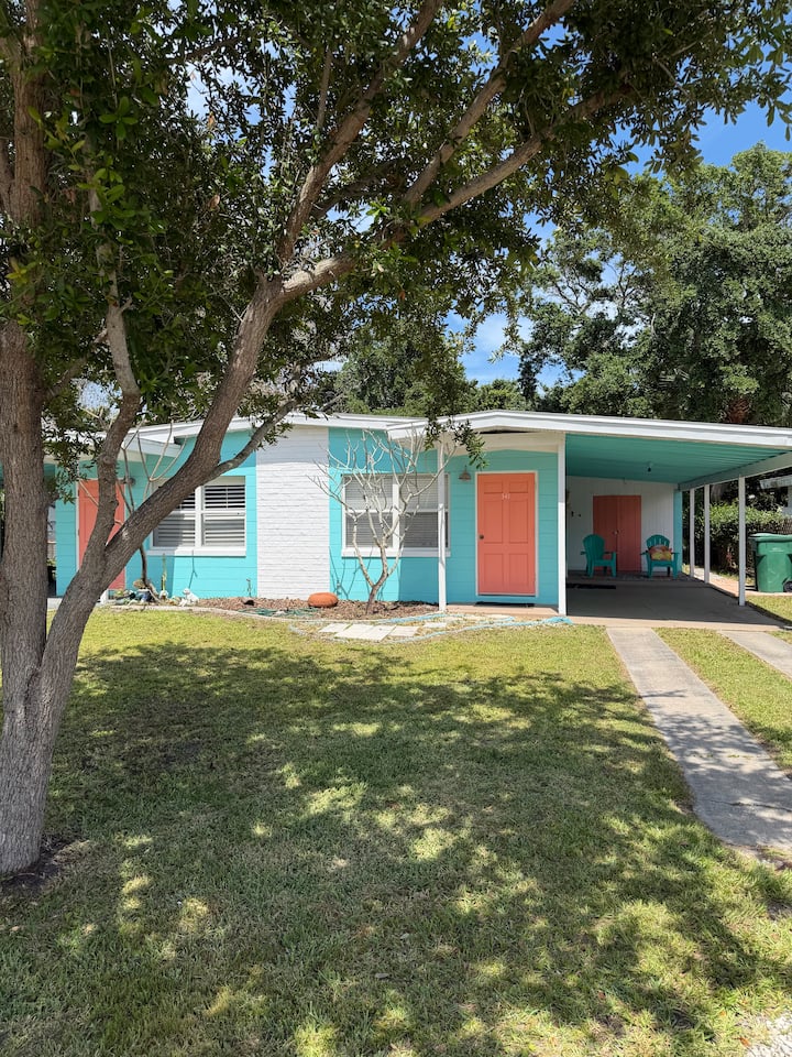 Surfbreak Bungalow | Walk To Beach - Cocoa Beach, FL
