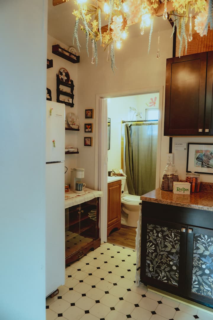 Art Immersive Boutique Suite - Apartments for Rent in Spokane