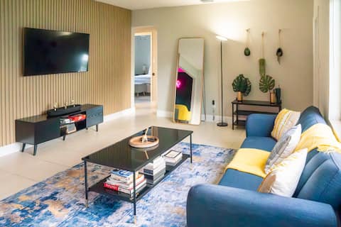 Popular Airbnb listing: Chic-Miami GoodVibesOnly–Mins to Brickell&Beaches in Miami Dade
