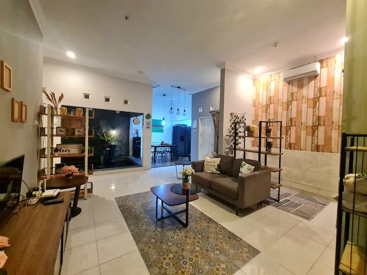 Homestay Omah Palem - Surakarta