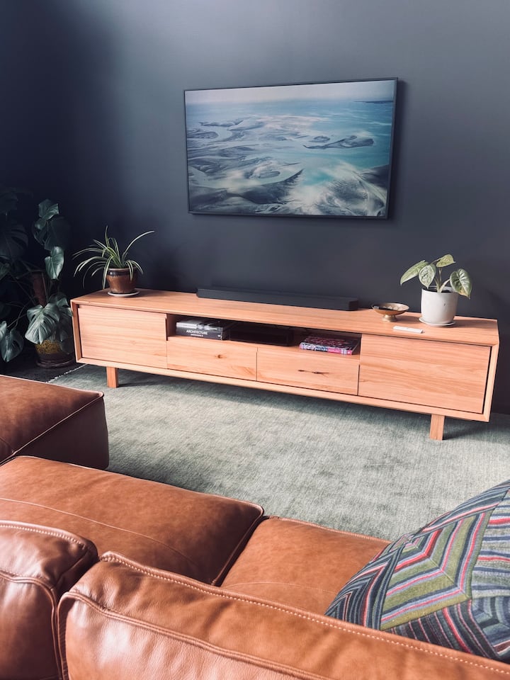 Studio Eleven - Tasmania