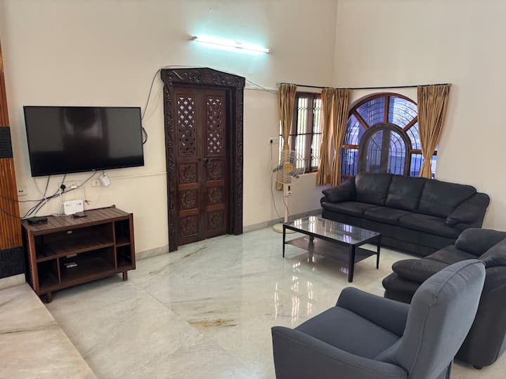 Rajarathnam Guest House - Madurai