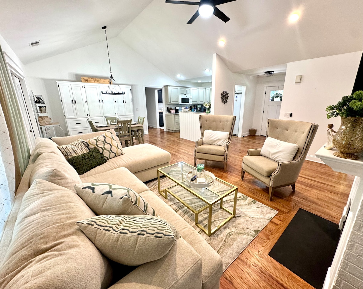Popular Airbnb listing: Family-Friendly Retreat in the SC Foothills in Seneca / Clemson