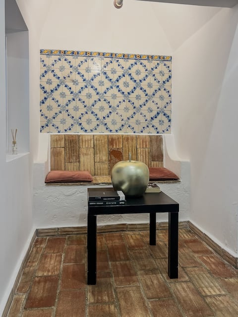 Top Airbnb: Private Apartment No BO House & Hairshop in União Das Freguesias De Estômbar E Parchal