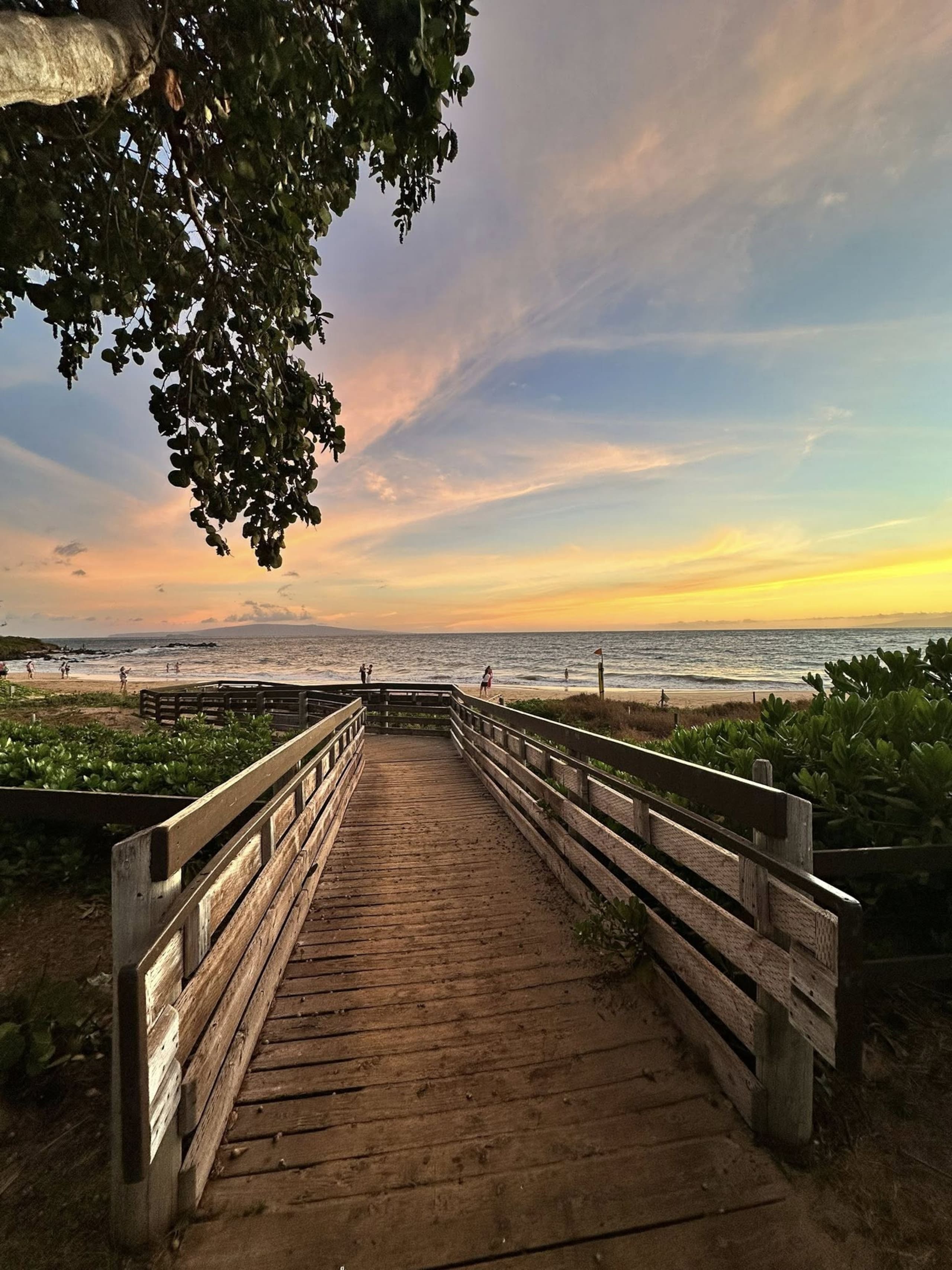 Cozy Hotel-Style Studio Room + Private Lanai w/AC - Image 20