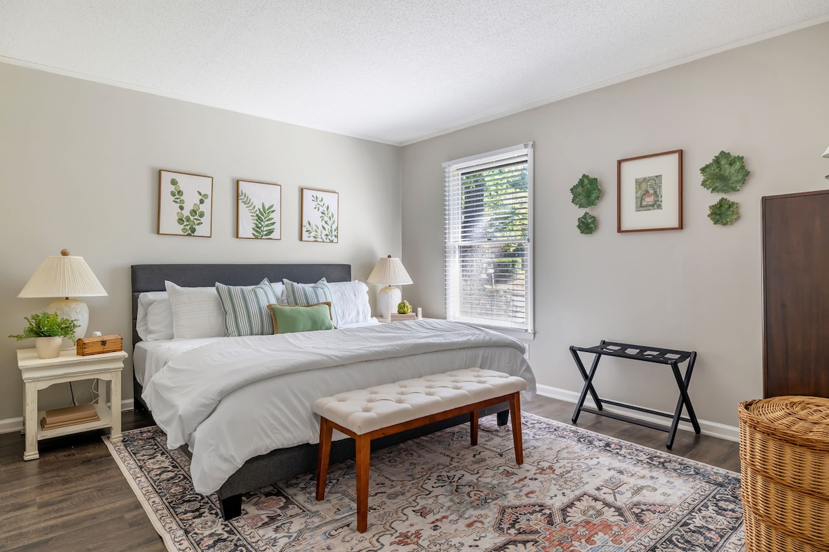 舒适的加大双人床