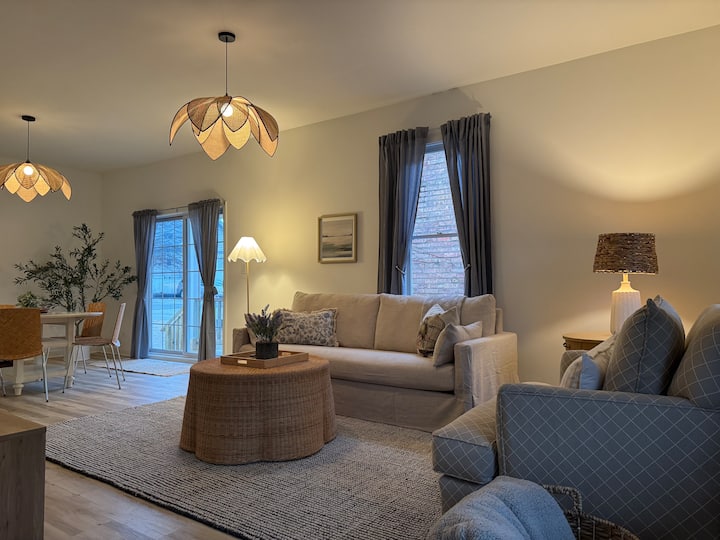 Main House & Guest House, Summer Dates Available! - Michigan City, IN