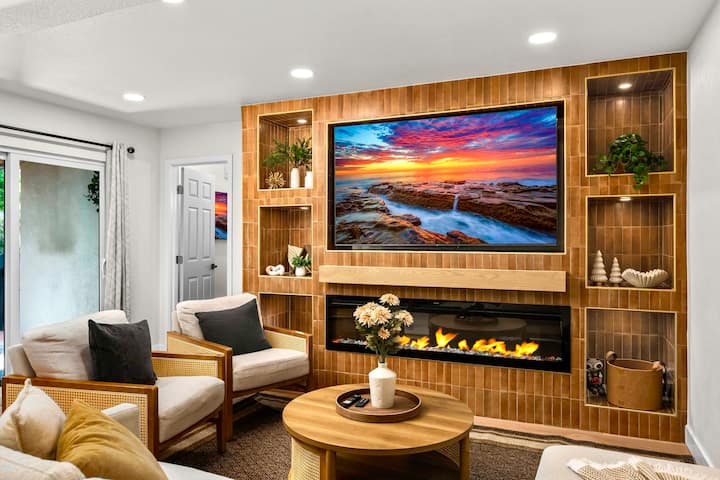 Modern Anaheim Family Home Near Disney! - Anaheim
