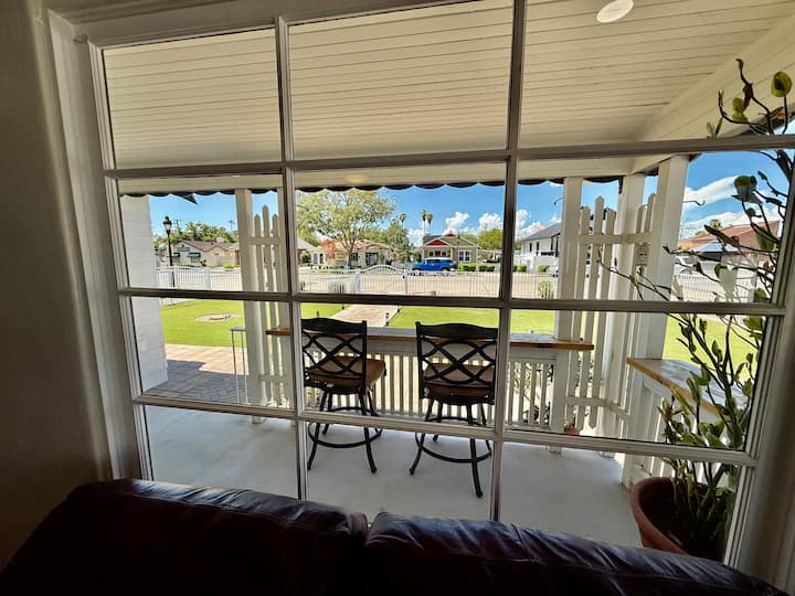 Charming Historic 1bed/1bath W/ Private Parking - Glendale, AZ