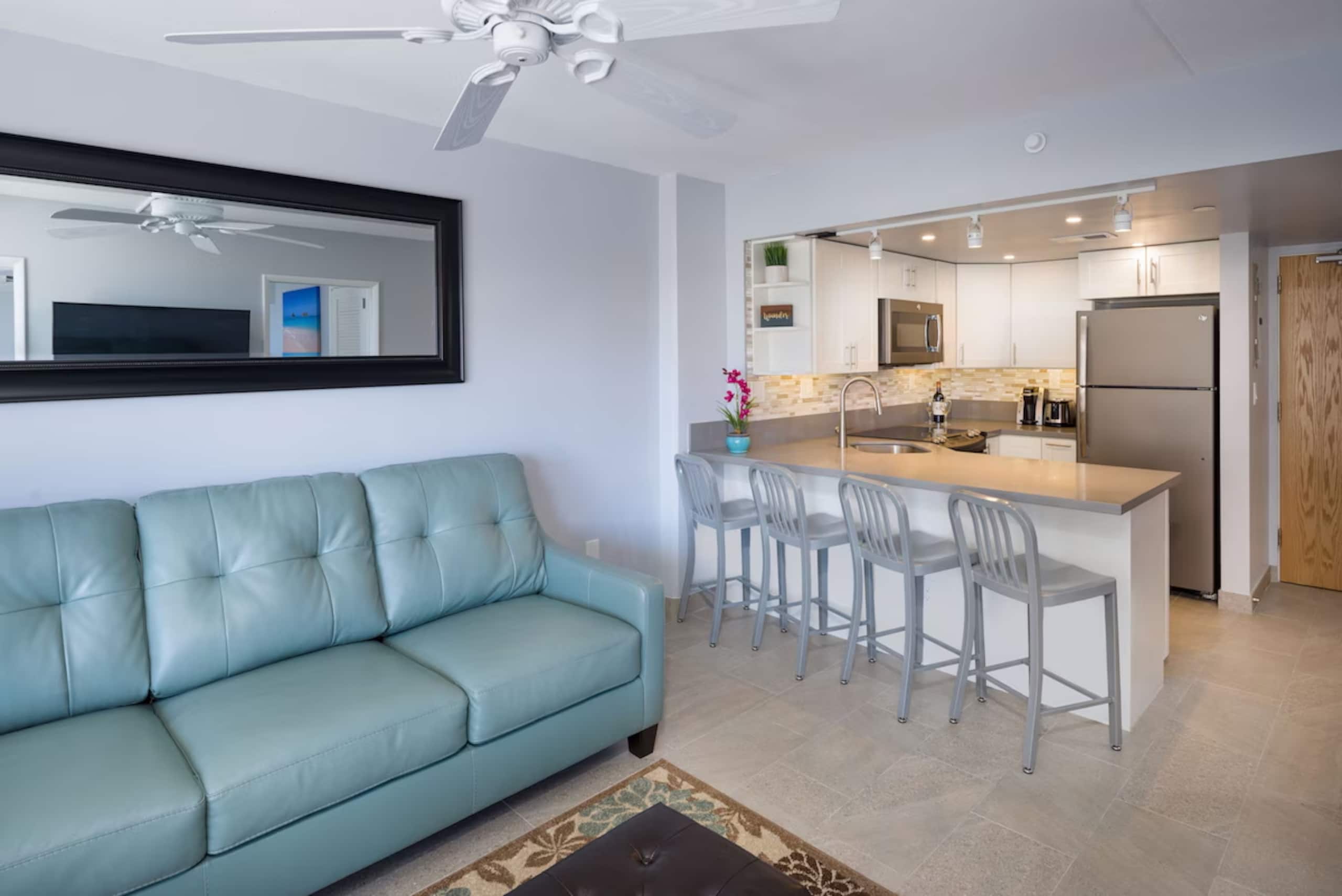 Condo in Honolulu · ★4.78 · 1 bedroom · 2 beds · 1 private bath - Image 3