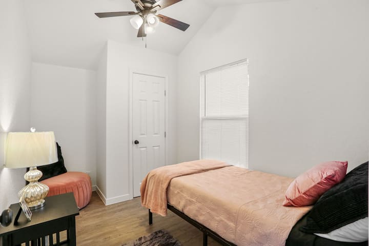 Krevat dopio për dhomën e 3-të të gjumit 