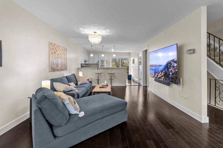 Quidi Vidi King 3 Doubles Parking Office - Saint John's