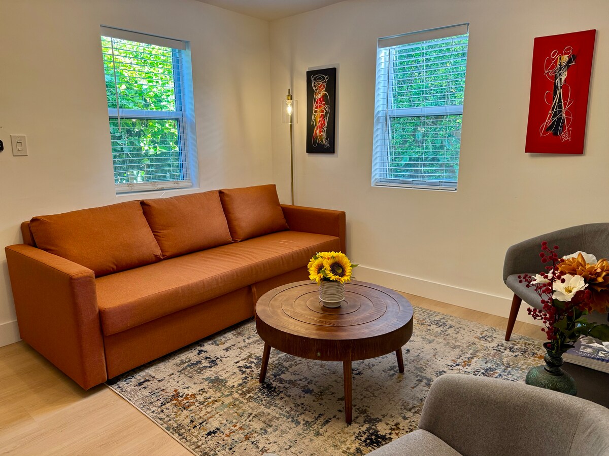 Popular Airbnb listing: Modern Hygge Guesthouse | Wynwood & Beach 15 min in Shorecrest