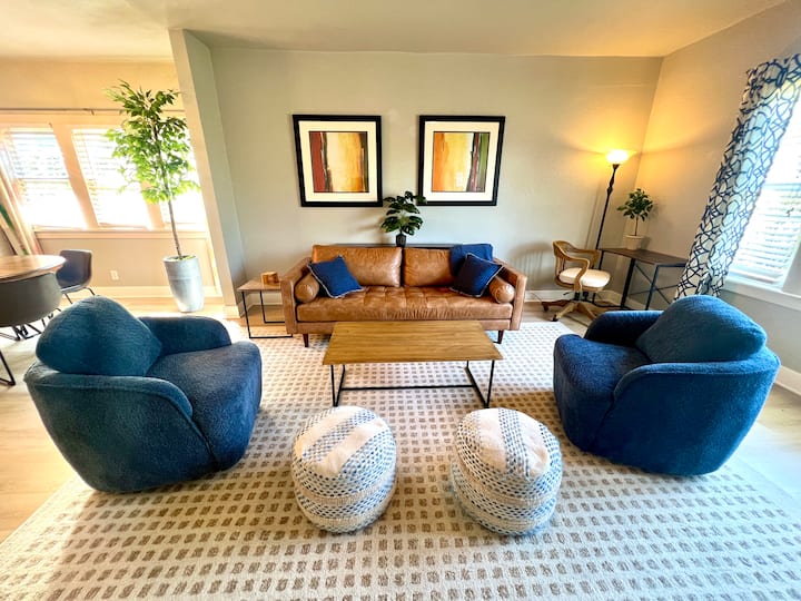 The Cozy Blue Bungalow | Walkable To Paseo & Park! - Oklahoma City