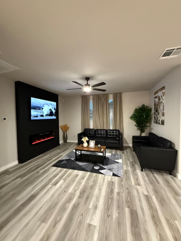 Work & Family|bbq|gameroom|lovely Yard|bright|wifi - オデッサ, TX