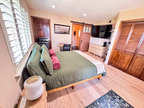 Top Airbnb: Scenic Studio with Panoramic Views of Morgan Hill in San Jose / Sunnyvale / Santa Clara