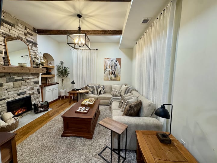 The Farmhouse At Bristol - Bristol, TN