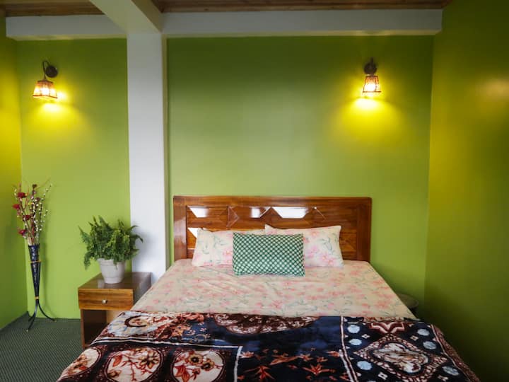 Cloudscape • Mountain View Room In Darjeeling - Darjeeling