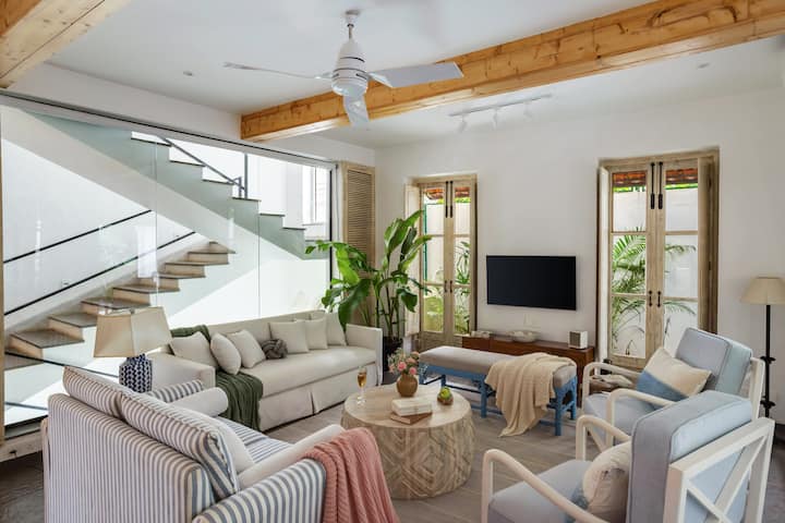 Living room image 3