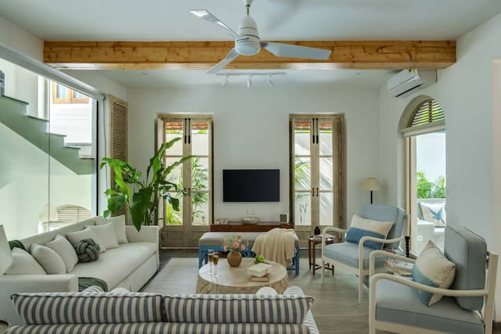 Living room image 2