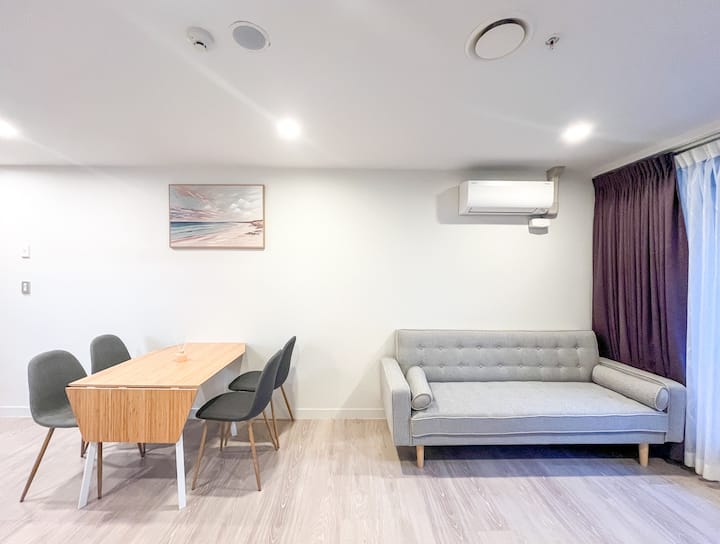 Cityscape | Stylish 2br City Retreat • Pool & Gym - Auckland