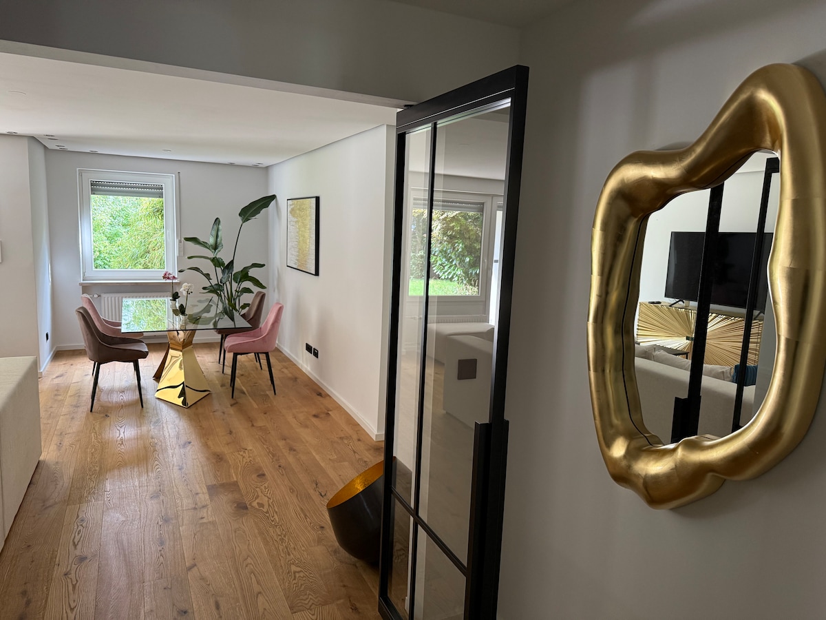 Modern apartment with terrace in Solln