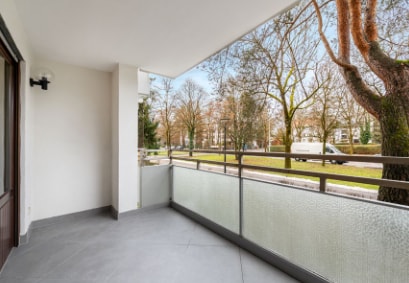 Modern apartment with terrace in Solln