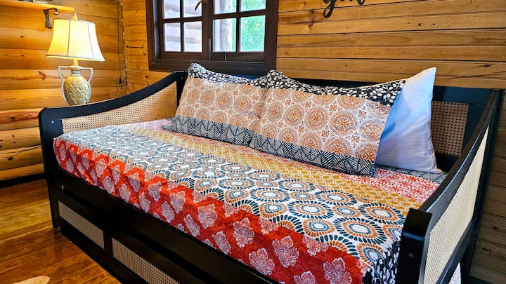 A daybed with twin pullout invites to lazy afternoons. Unwind with a movie on the TV or gather around the board games for laughter that stretches late into the night.