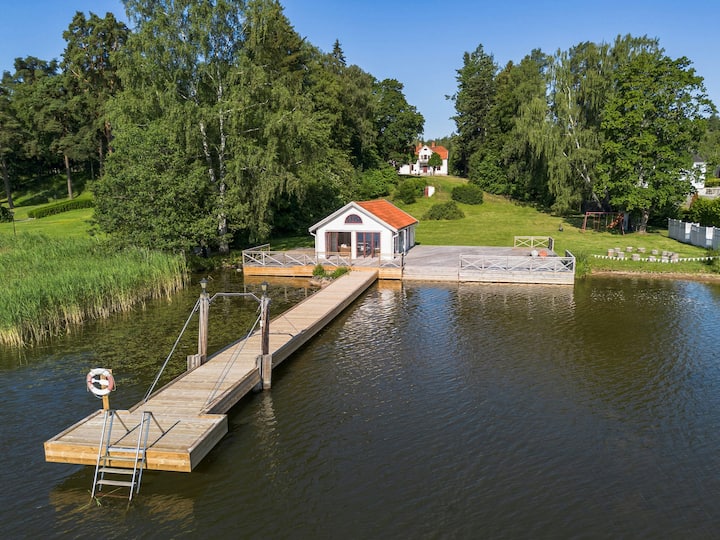 Manor House With Lake House Near Stockholm - Bålsta