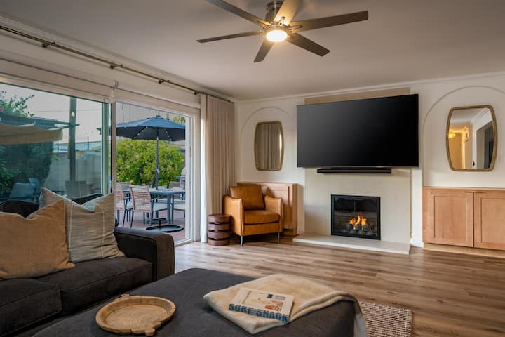 Modern Coastal Family Retreat•private Backyard - Huntington Beach, CA