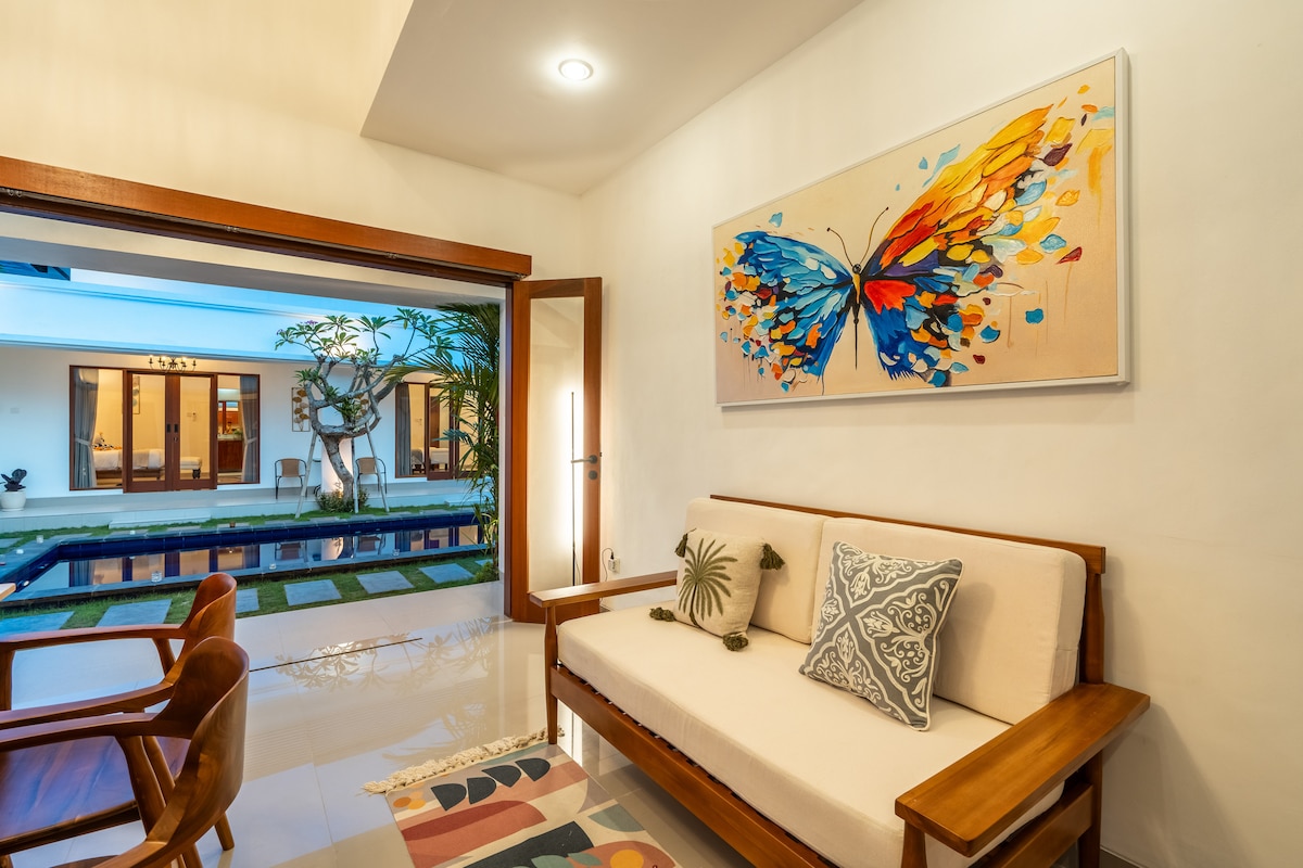 Villa in South Kuta · ★5.0 · 2 bedrooms · 2 beds · 2.5 private baths, Airbnb comparable