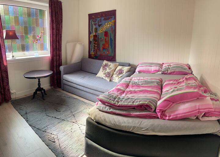 1.20 krevat dopio dhe divan me dyshek shtesë 