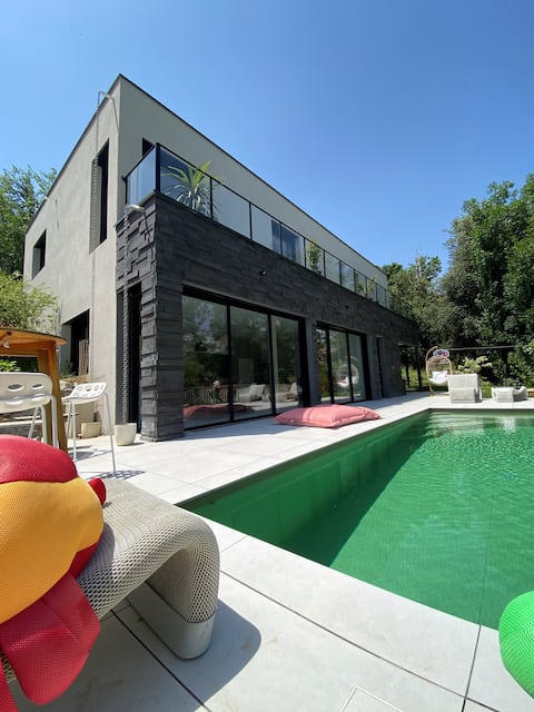 Villa with private pool · 10 people · near Valence