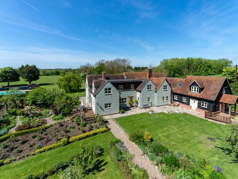 8 bedroom Countryside Farmhouse