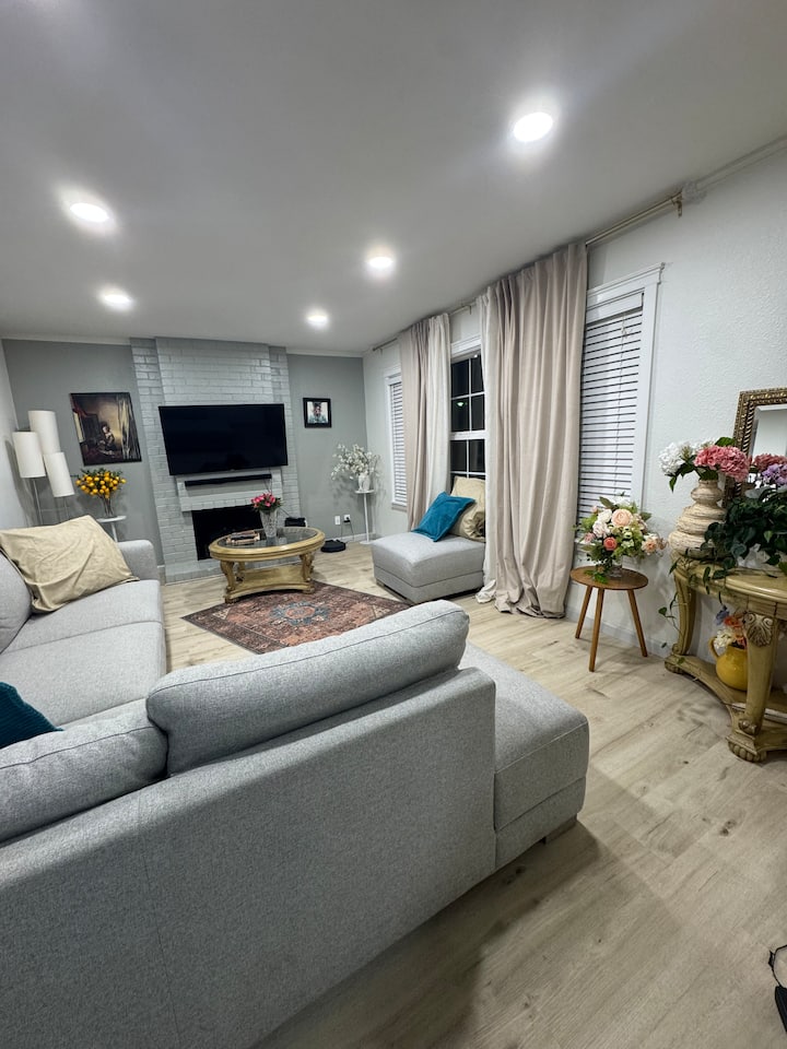 Peaceful Home • Cozy Patio • 5 Min To Everything - Citrus Heights, CA