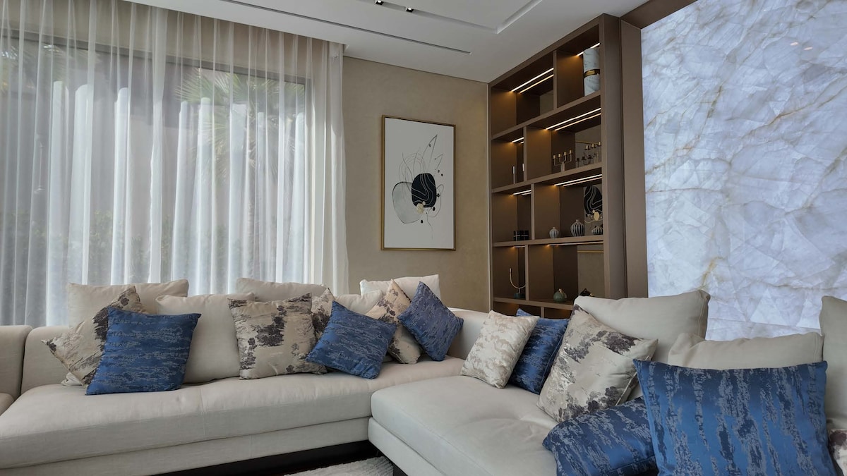 Luxury Oasis Private Villa in Palm - 3