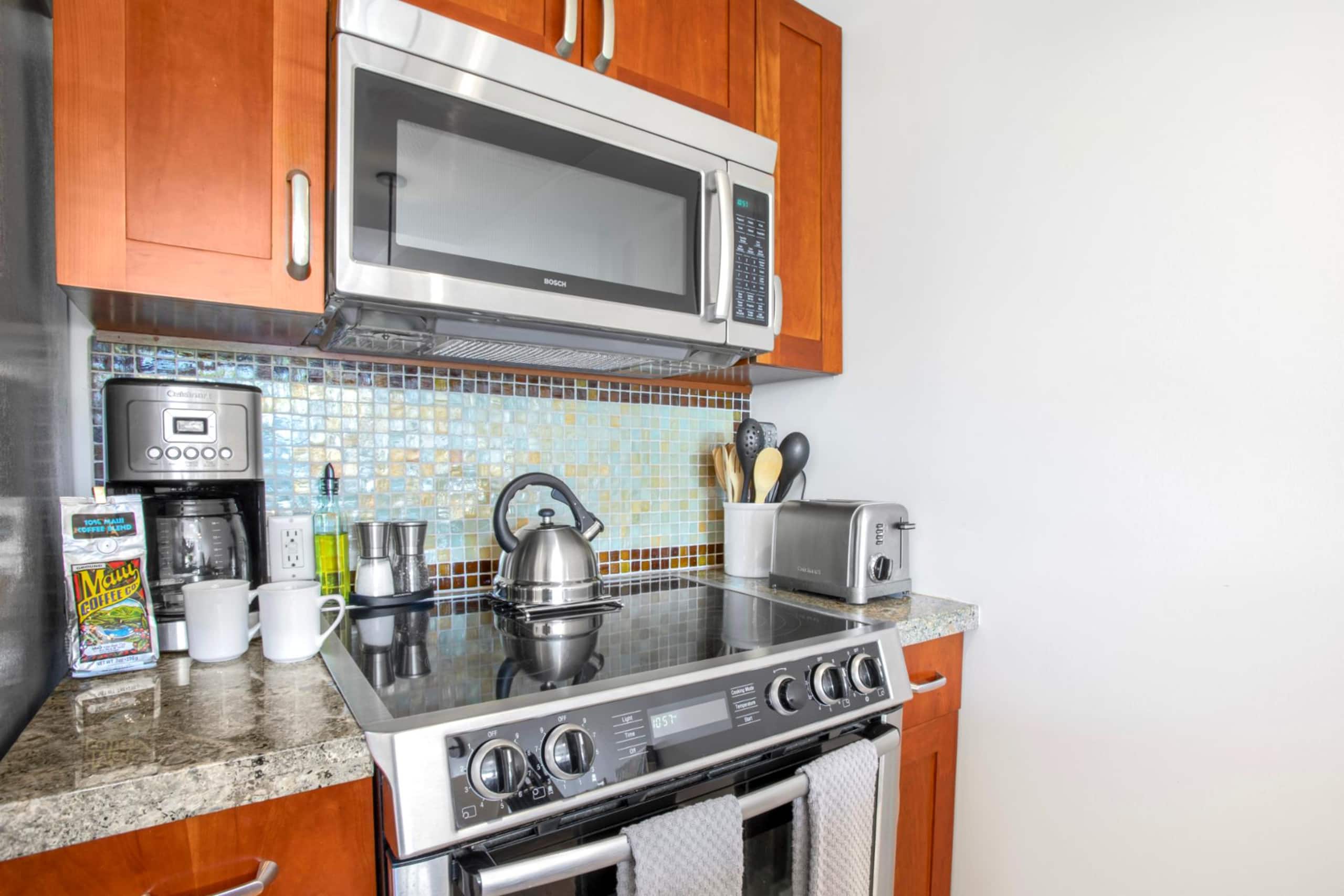 Condo in Lahaina · ★5.0 · 1 bedroom · 2 beds · 1 bath - Image 4