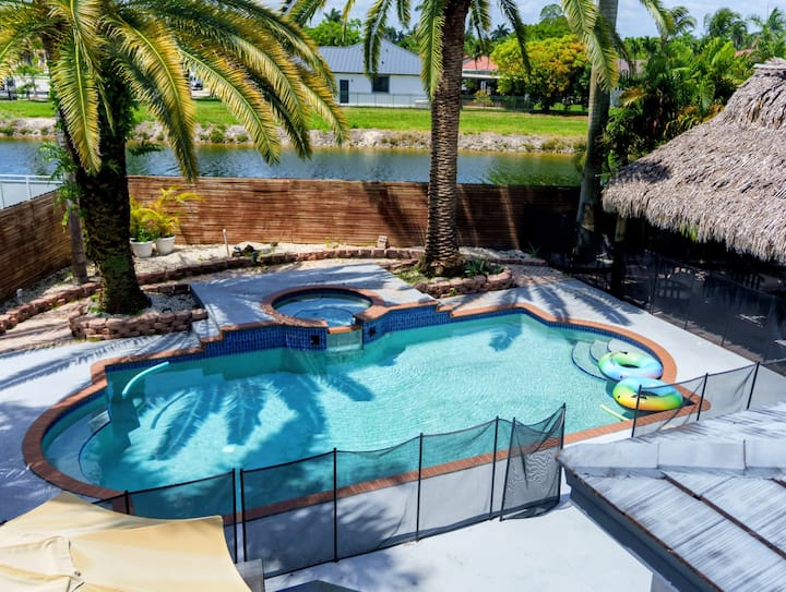 Miami Laid-back  5br Modern W/ Pool & Fire Pit - Cutler Bay, FL