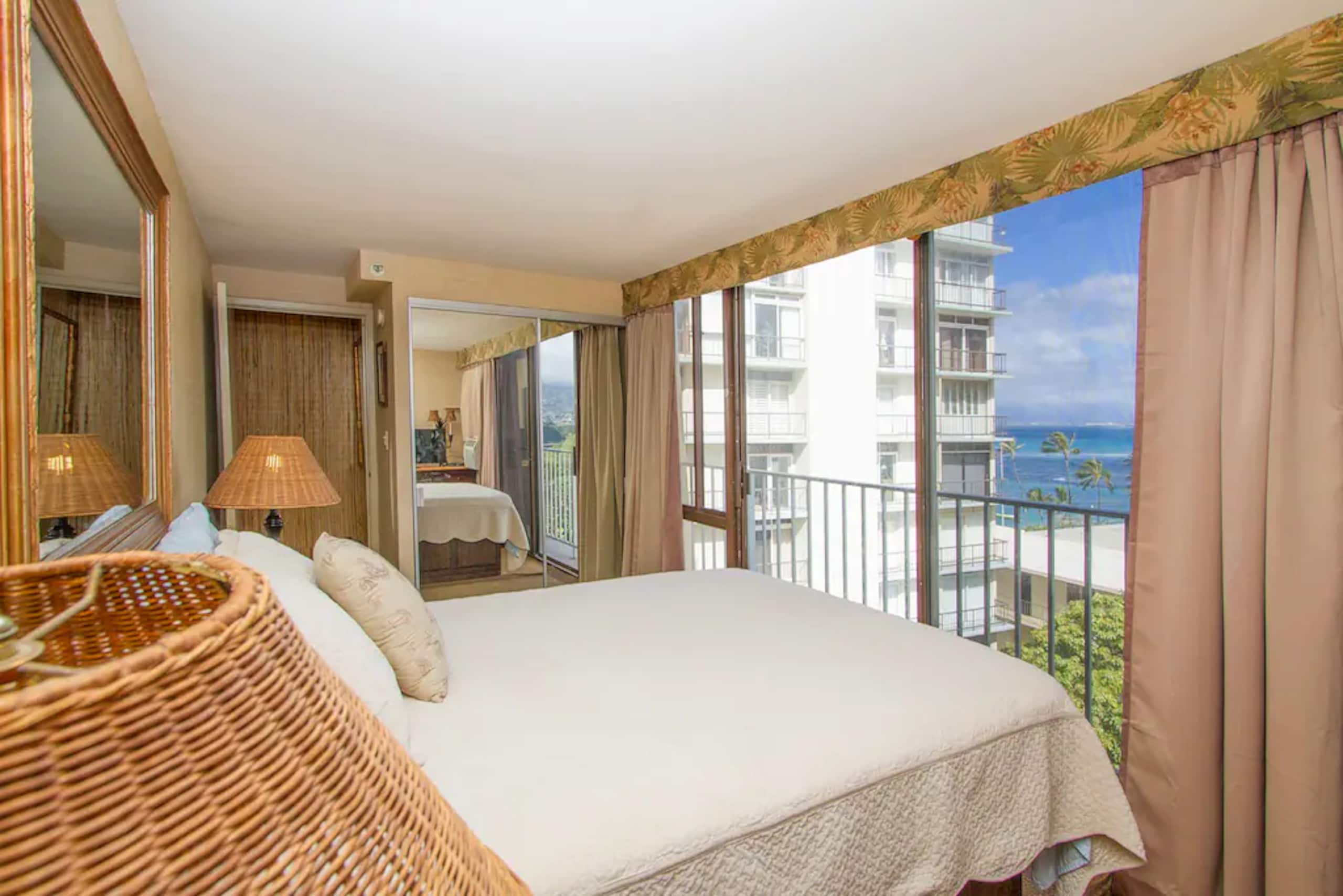 Hotel in Honolulu · ★4.6 · 2 bedrooms · 2 beds · 1 private bath - Image 5