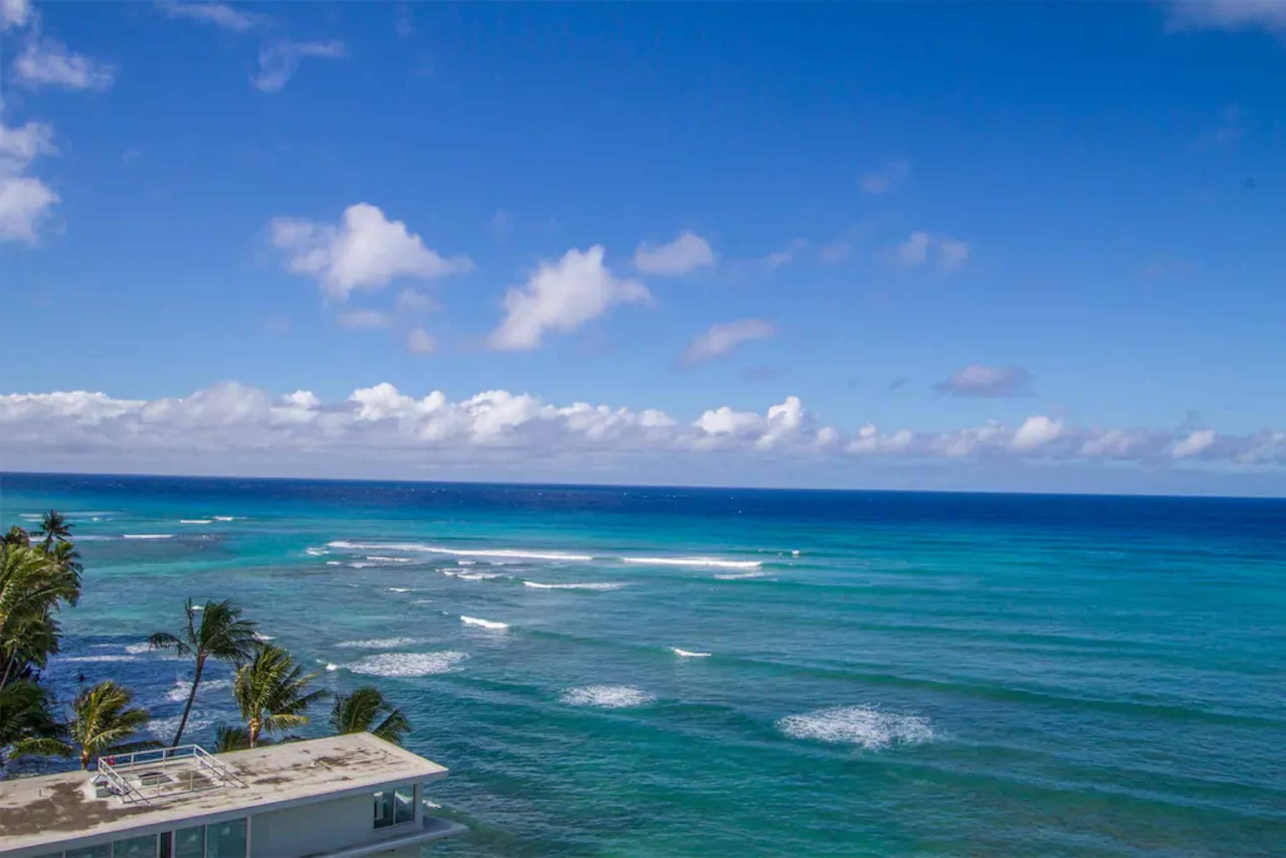 Hotel in Honolulu · ★4.6 · 2 bedrooms · 2 beds · 1 private bath - Image 14