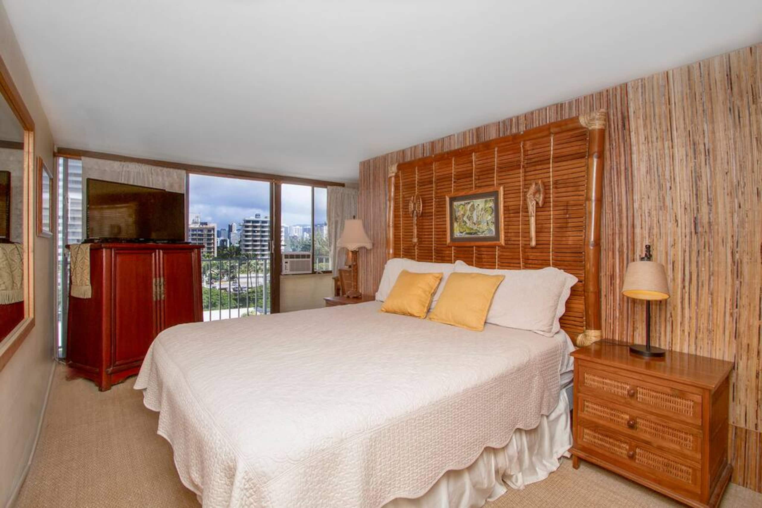 Hotel in Honolulu · ★4.6 · 2 bedrooms · 2 beds · 1 private bath - Image 6