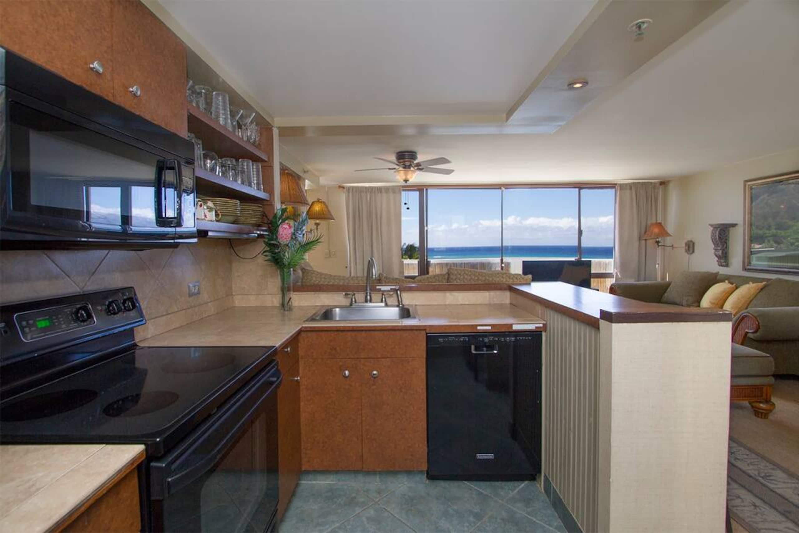 Hotel in Honolulu · ★4.6 · 2 bedrooms · 2 beds · 1 private bath - Image 2
