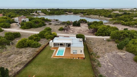 Spacious house with pool, park and beach access