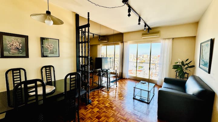 Bright two-room apartment in Colegiales
