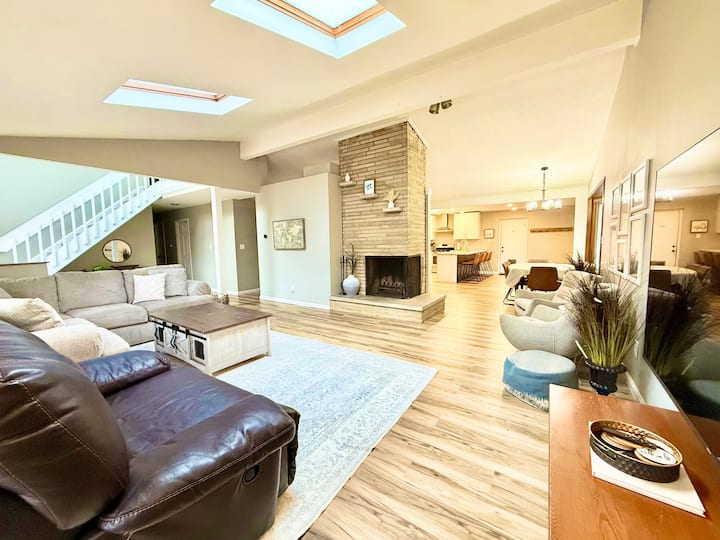 Premium 5br Buckeye Game Day Retreat For 10 Guests - Columbus, OH