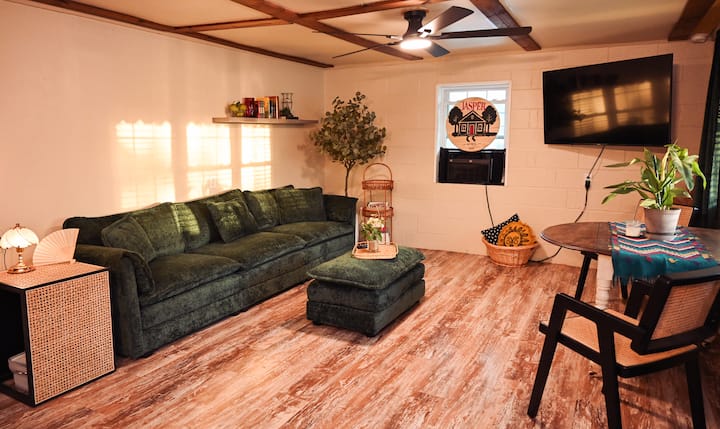 Lake Tenkiller Cabin | Boat Parking | Pool - Greenleaf Lake, OK