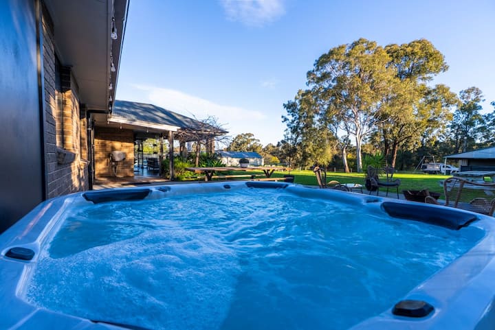 Free Wine Tasting With Private Pool And Hot Tub! - Kurri Kurri